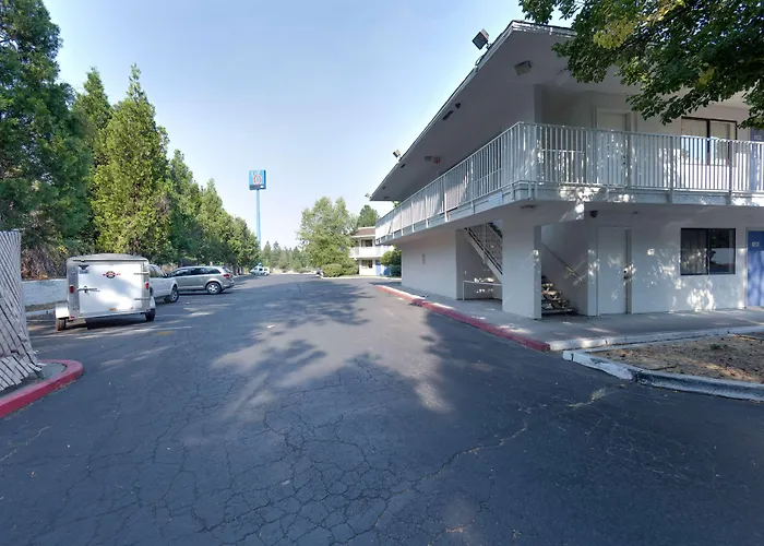 Motel 6 - Mount Shasta