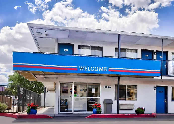 Motel 6-, Nm
