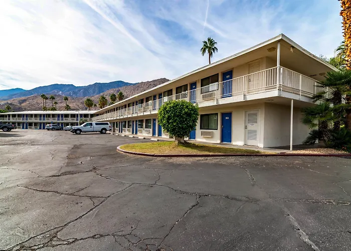 Motel 6-, Ca - East - Palm Canyon