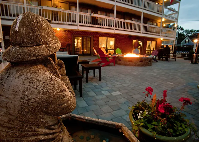 Surfside And Suites