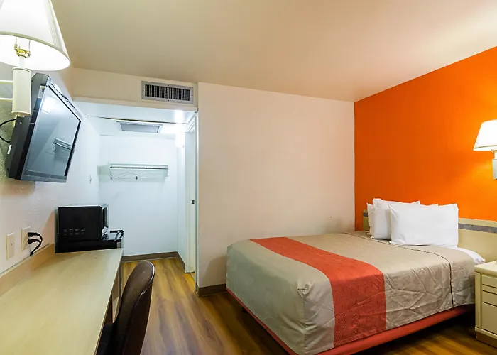 Motel 6-Mitchell, Sd