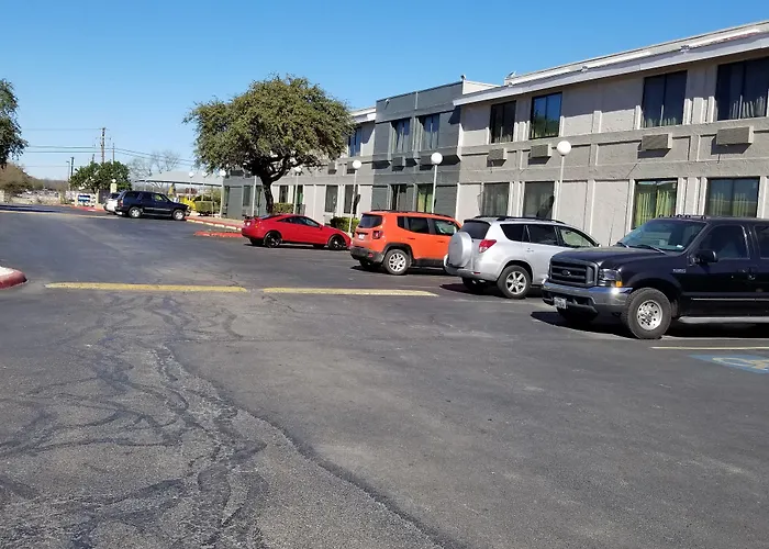Travelodge By Wyndham San Antonio Downtown Northeast