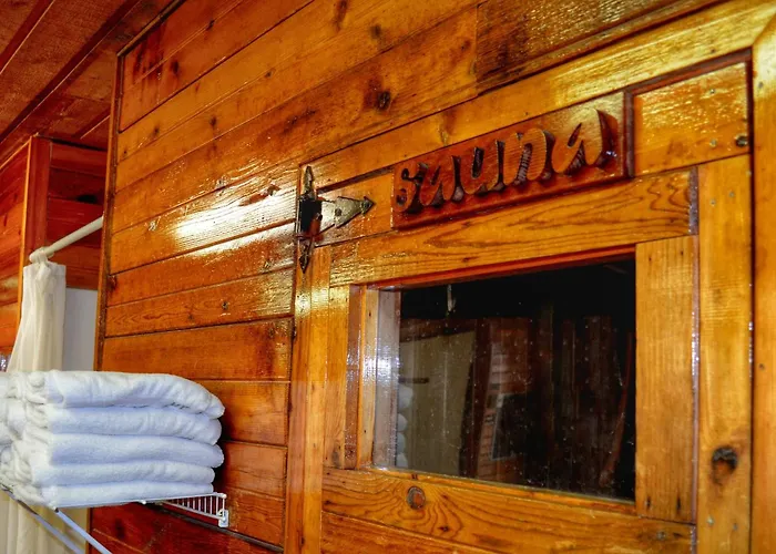 Thunderbird Lodge