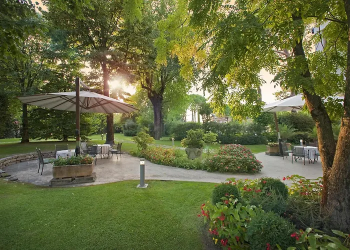 Hotel Bristol Buja