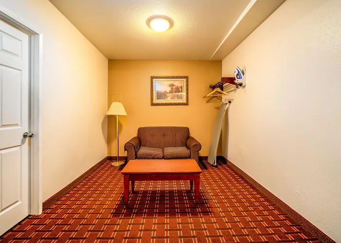 Regency Inn & Suites Downey