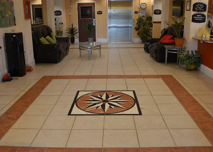 Super 8 By Wyndham Austin/Airport South