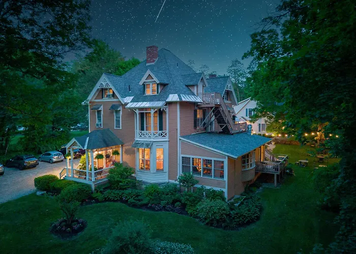 Brook Farm Inn