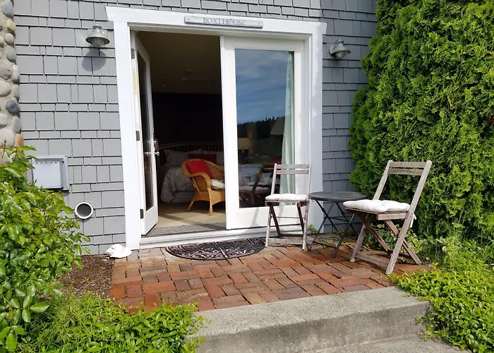 Waterfront Inn