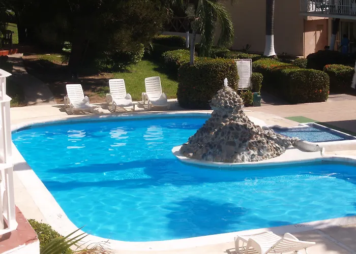 El Tropicano
