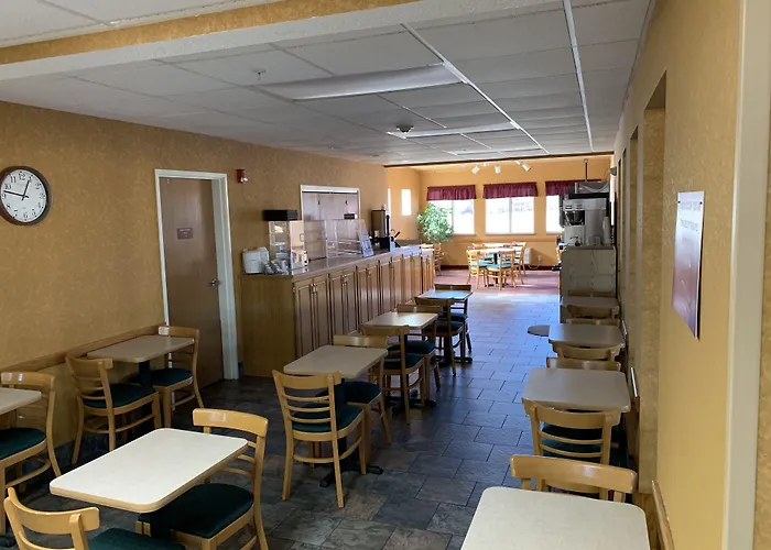 Parkfield Inn - Clinton
