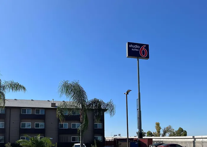 Studio 6 Suites Delano, Ca