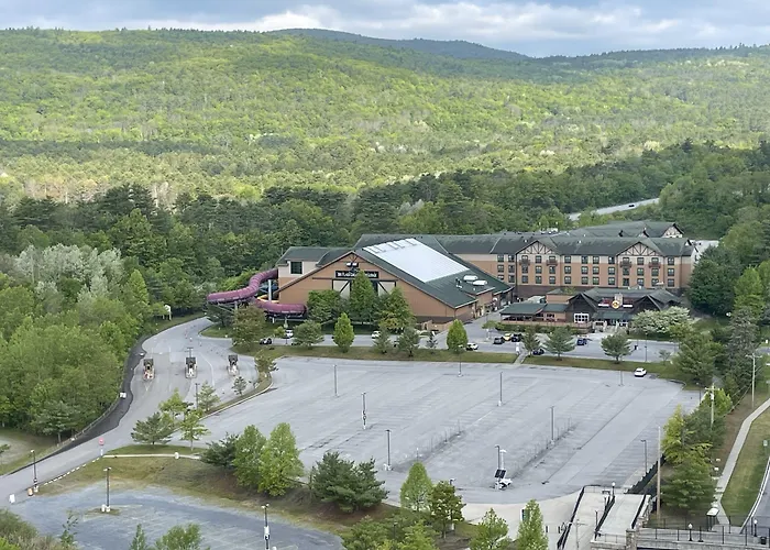 Six Flags Great Escape Lodge & Indoor Waterpark