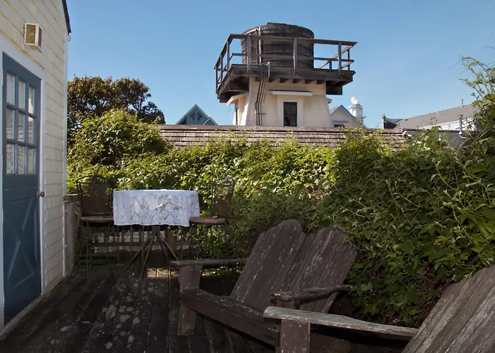 Headlands Inn Bed And Breakfast