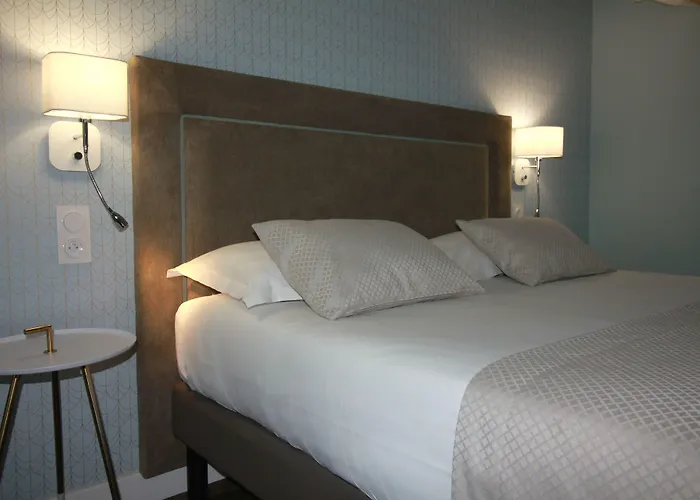 Logis Hôtel Lodge La Valette