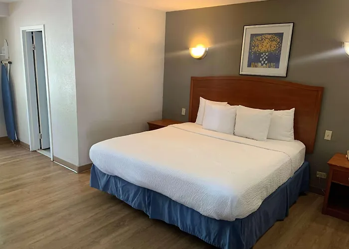Days Inn By Wyndham Elmsford