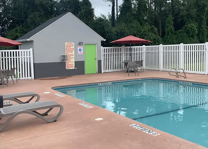 Magnolia Inn Extended Stay of Kingsland
