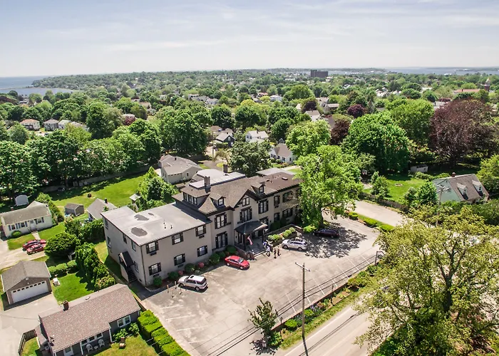 The Carriage House Inn Newport