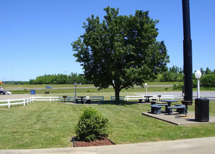 Days Inn By Wyndham Calvert City - Paducah East