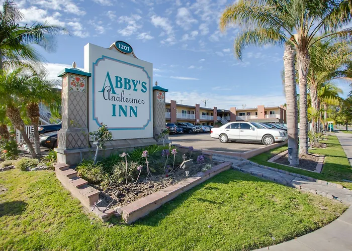 Abby'S Anaheimer Inn - Across Disneyland Park