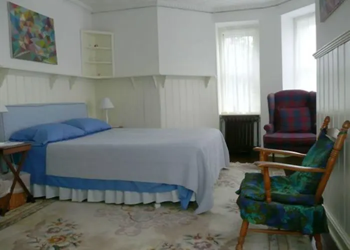 Fort Pl B&B And Gallery