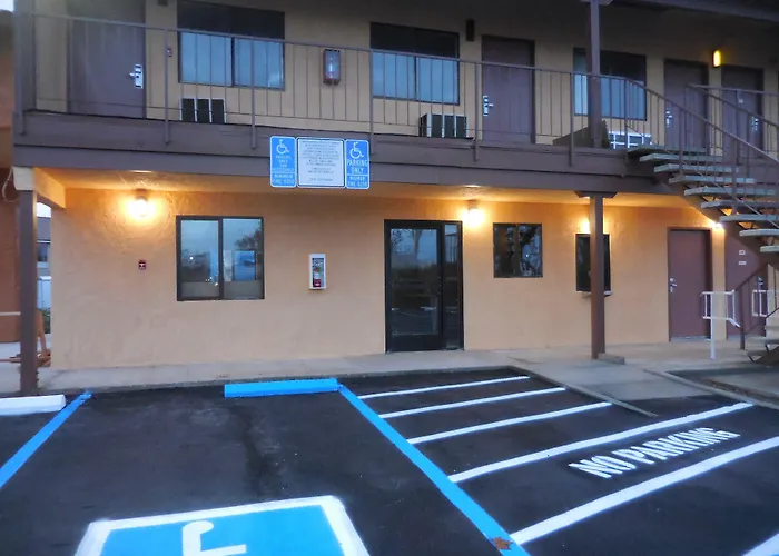 Best Economy Inn & Suites