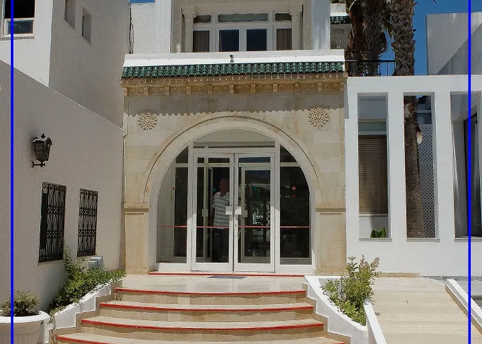 Emira Hotel