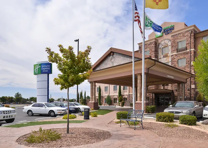Holiday Inn Express & Suites By Ihg