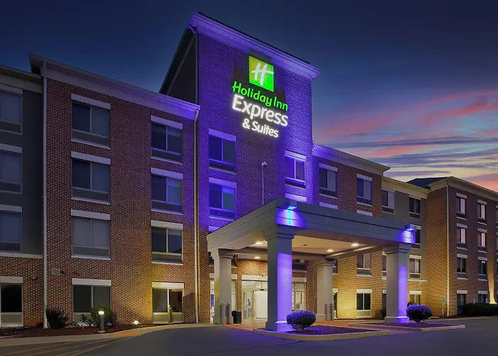 Holiday Inn Express & Suites Milwaukee Nw - Park Place By Ihg