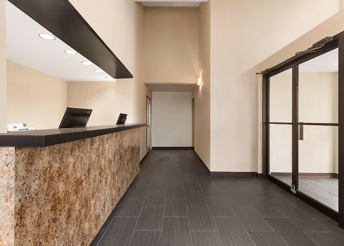 Days Inn By Wyndham Fallsview