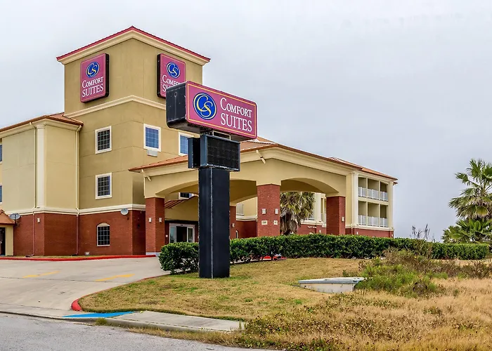 Comfort Suites Cruise Port Area - Beachside