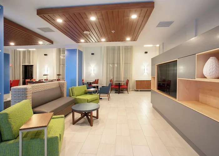 Holiday Inn Express & Suites Phoenix Dist By Ihg