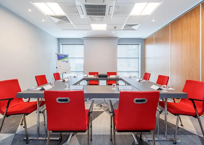 Holiday Inn Express Walsall M6, J10 By Ihg