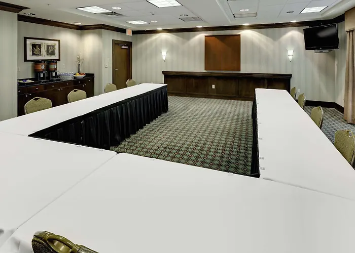 Hampton Inn & Suites Columbus Polaris