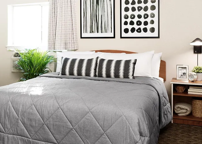 Intown Suites Extended Stay Columbus Oh - North