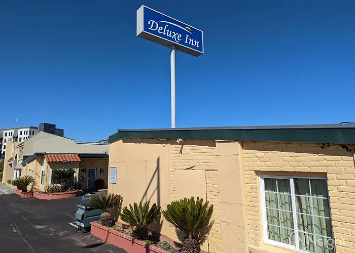 Deluxe Inn