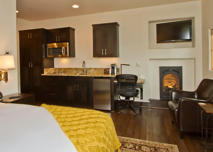 Columbia Cliff Villas