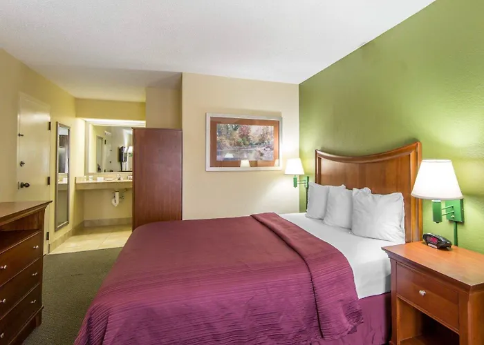 Quality Inn Merchants Drive Knoxville