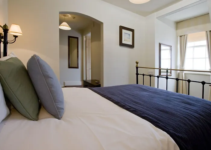 Royal Hotel Deal
