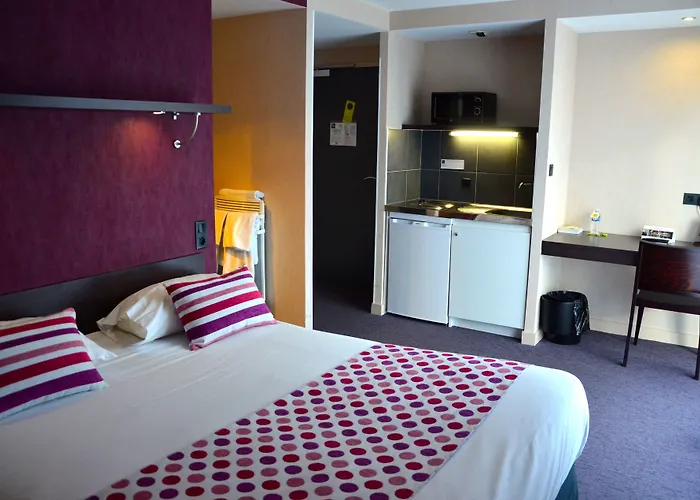 Logis Golfe Hotel