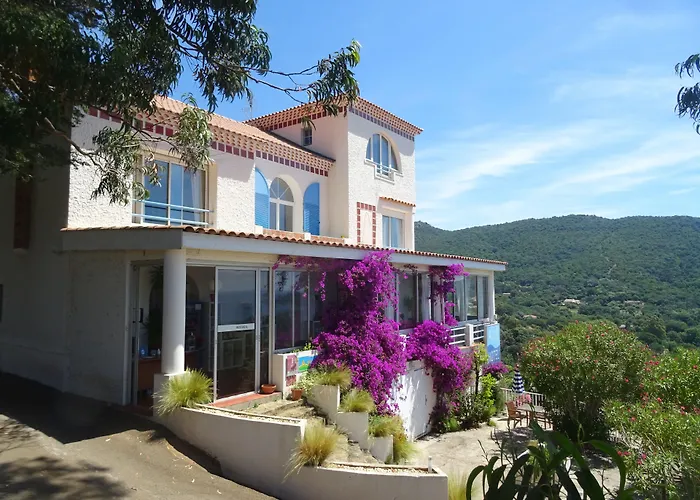 Azur Hotel