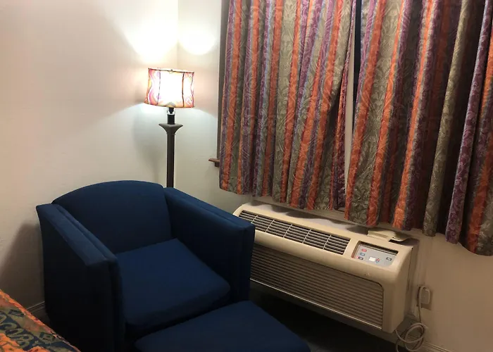 Ozark Inn & Suites