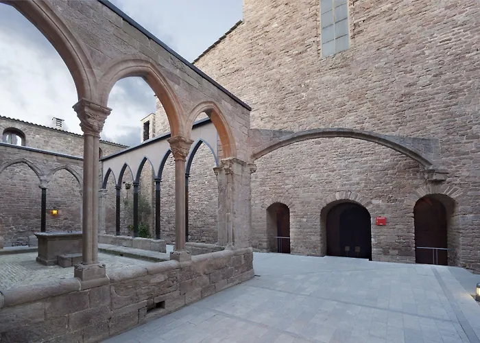 Parador De Cardona