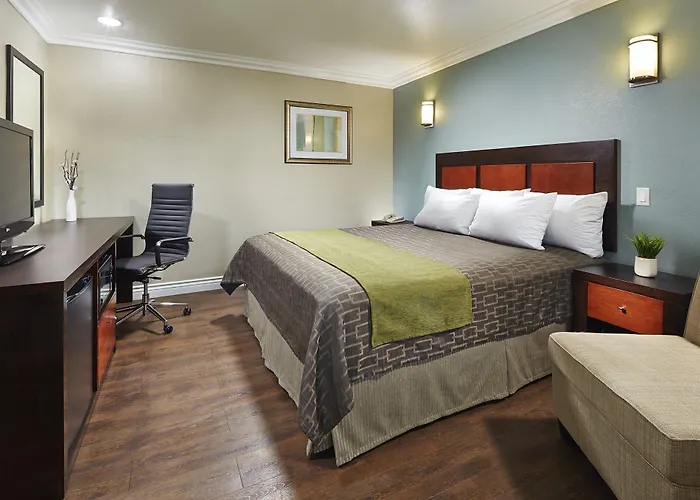 American Inn Downey