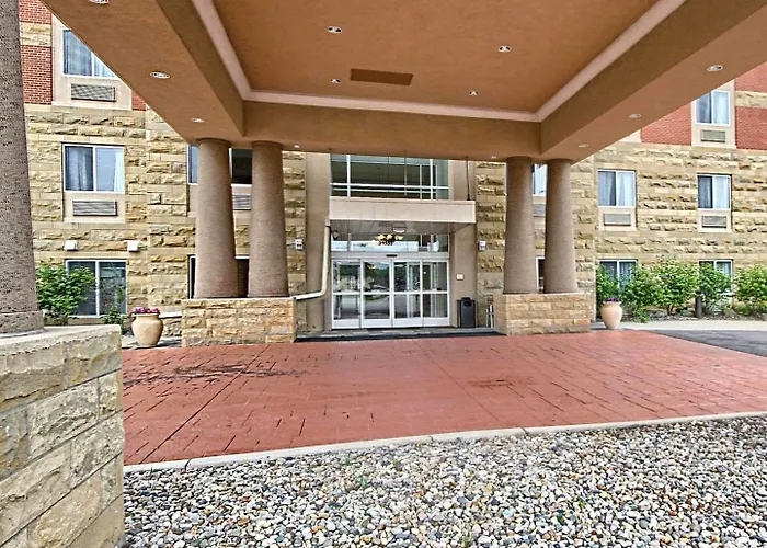 Country Inn & Suites By Radisson, Dearborn, Mi