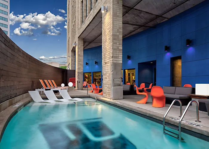 Aloft Dallas Downtown