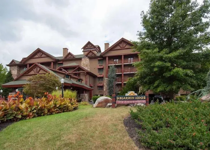 Bearskin Lodge On The River