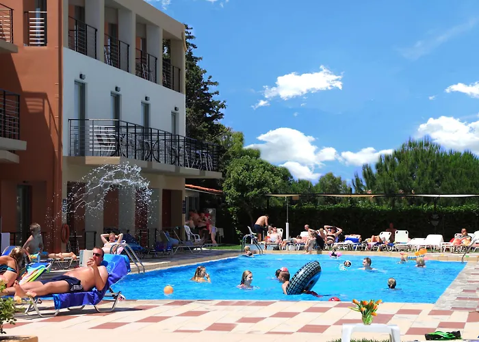 Sunrise Village Hotel Platanés