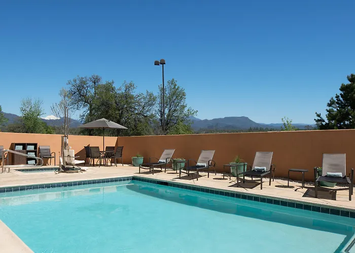 Fairfield Inn & Suites Redding