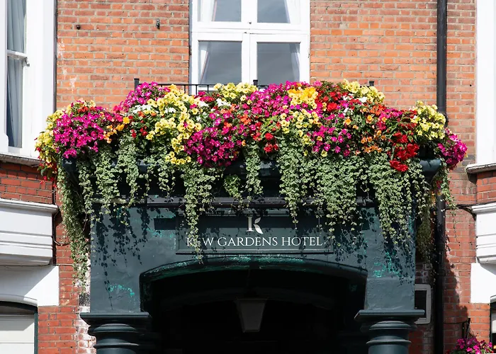 Kew Gardens Hotel