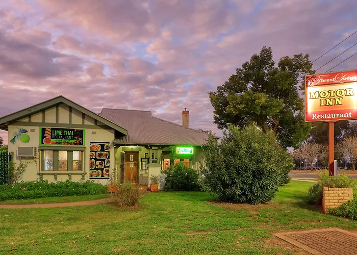 Forest Lodge Motor Inn & Restaurant